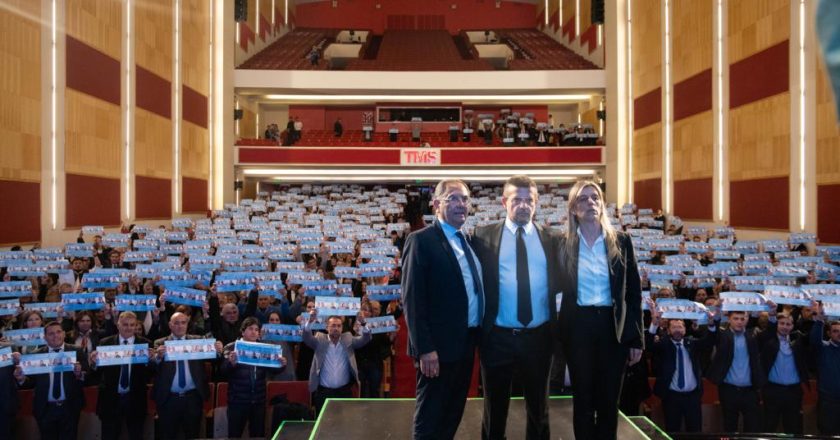 Cisneros y Sánchez Blas reunieron cientos de trabajadores bancarios tucumanos y pidieron el voto por Massa