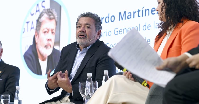 En el Coloquio de IDEA, Gerardo Martínez desautorizó a la CGT y dijo que «no es el momento» de reducir la jornada laboral