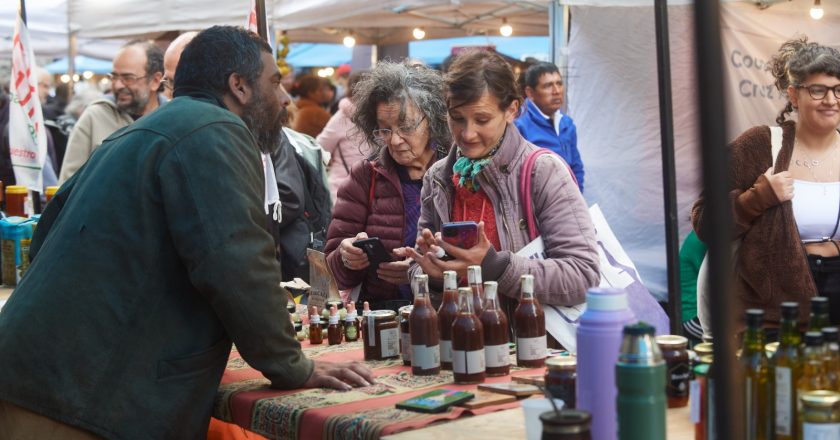 Con un «Mercadazo», organizaciones sociales lanzaron el espacio «Federación por la Soberanía»