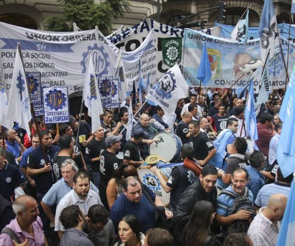 La UOM gambetea la conflictividad paritaria en el último trimestre y los metalúrgicos cobrarán un aumento del 7% mensual más la diferencia con lo que marque el IPC