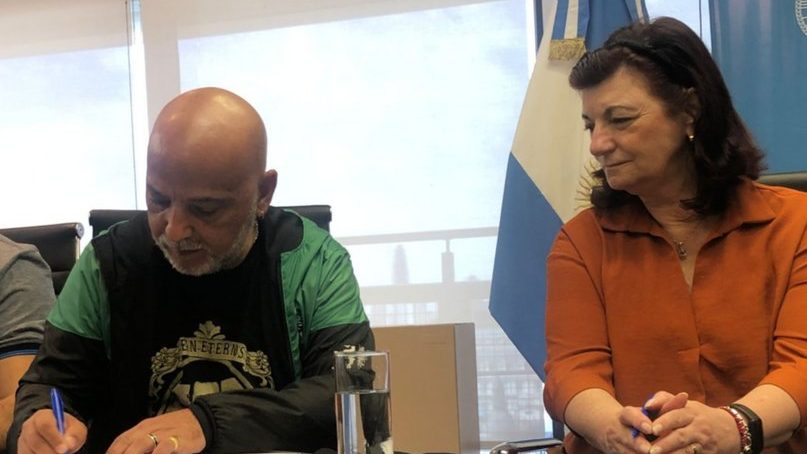Acuerdo entre Ochoa y Olmos para que delegados del Sindicato de la Carne se capaciten en el Ministerio de Trabajo