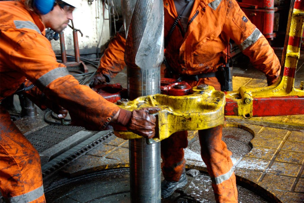 Paritaria mensual de otro importante sector: Petroleros de todo el país acordaron un aumento salarial del 20,6% para enero