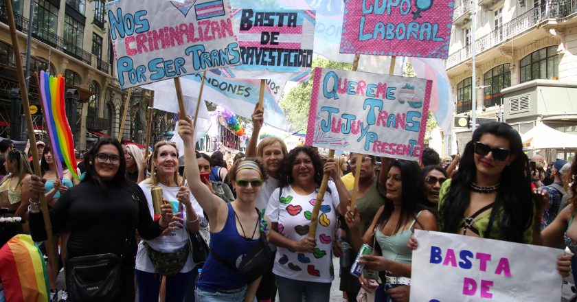 Casi 4 de cada 10 mujeres o feminidades trans reportan haber sido desestimadas o despedidas de un trabajo por su identidad de género