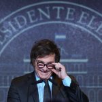 En su primer discurso como presidente electo, Milei le mandó un mensaje a sindicatos y organizaciones sociales: «En esta nueva Argentina no hay lugar para los violentos, ni para los que violan la ley para defender sus privilegios»