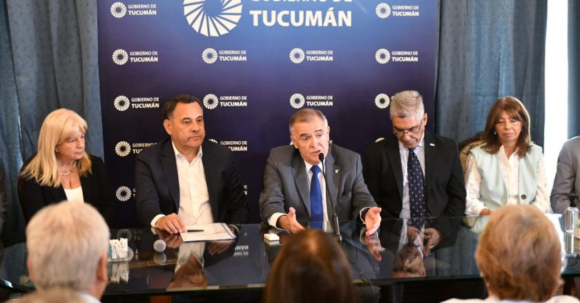 El gobernador Jaldo anunció que los estatales tucumanos recibirán $40.000 como anticipo de las paritarias que reabren la semana que viene