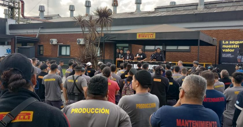 Se reactiva el conflicto del neumático en Pirelli con un paro de 5 horas en reclamo de «igual salario por igual tarea»