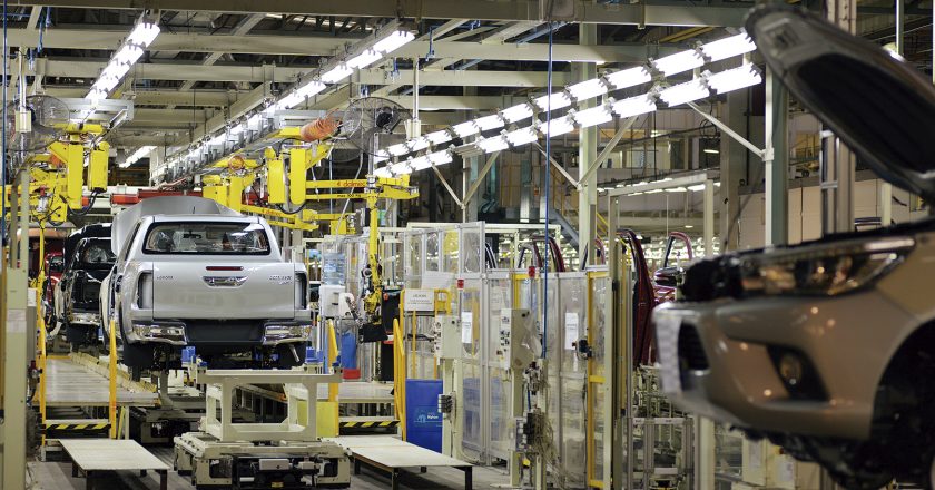 #EXCLUSIVO Las empresas ya palpitan la nueva era: Toyota le avisó a los «fuera de convenio» que desde ahora se negocian los salarios de forma individual