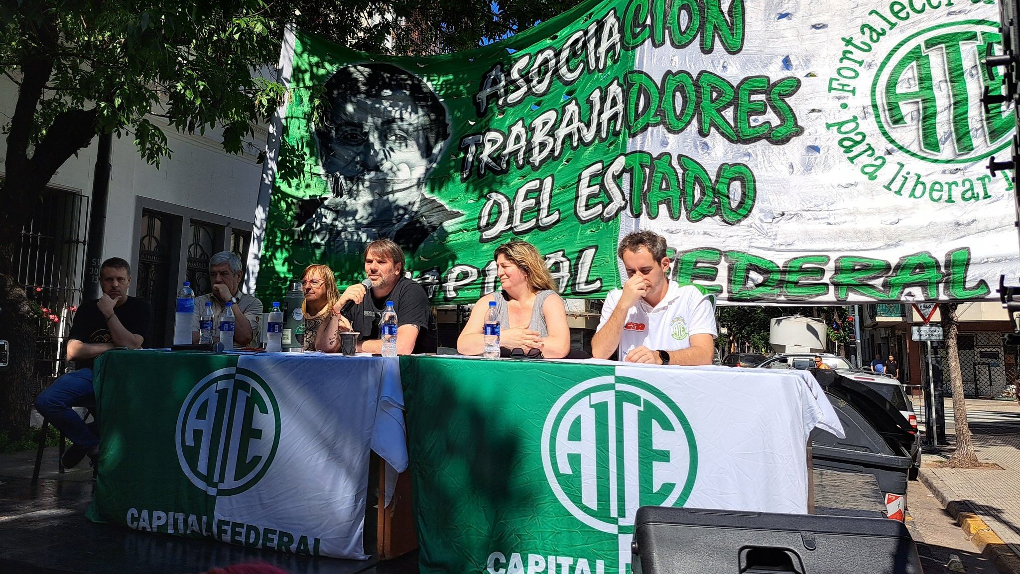 Frente a la reforma del Estado que promueve Milei, Catalano pidió "amplia unidad" y aseguró que "están en riesgo 70 mil puestos laborales"