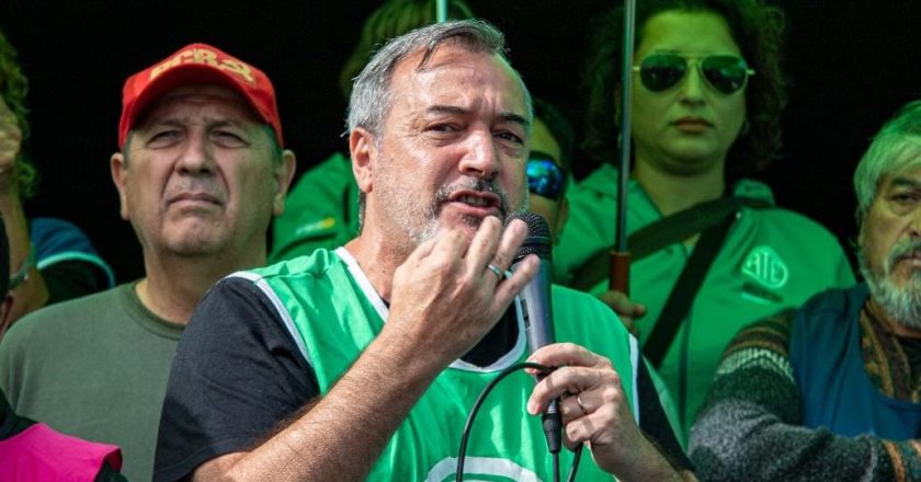 La primera huelga de los estatales contra los despidos de Milei promete paralizar por 72 horas las exportaciones