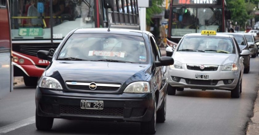 #INEDITO En Corrientes Uber deberá habilitar a todos sus autos como remises y aplicar el convenio colectivo a cada uno de sus choferes