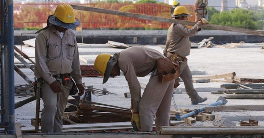 Freno de la obra pública: «Ya hay telegramas de despidos en las empresas por los dichos de Milei», advierten desde la Cámara de la Construcción