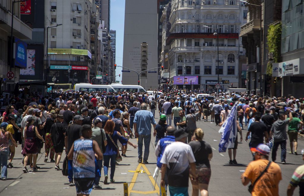"Que se prepare porque va a haber cientos de plaza Lavalle, cientos de Plazas de Mayo mientras sigan con este DNU", la advertencia de Pablo Moyano