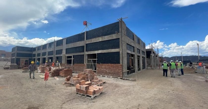 Por la confirmación de Milei de que paralizará la obra pública, 110 obreros fueron despedidos de la construcción del nuevo hospital de Chilecito