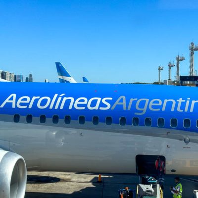 El Gobierno arranca con el desguace de Aerolíneas Argentinas y busca 8 mil retiros voluntarios