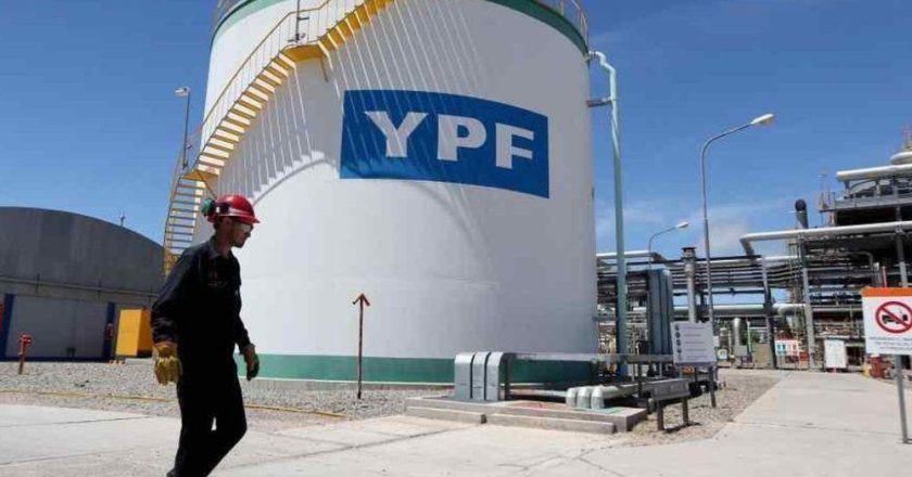 Los petroleros de YPF saludaron a Marín y le recordaron a Milei que si tiene intenciones de privatizar debe pasar por el Congreso