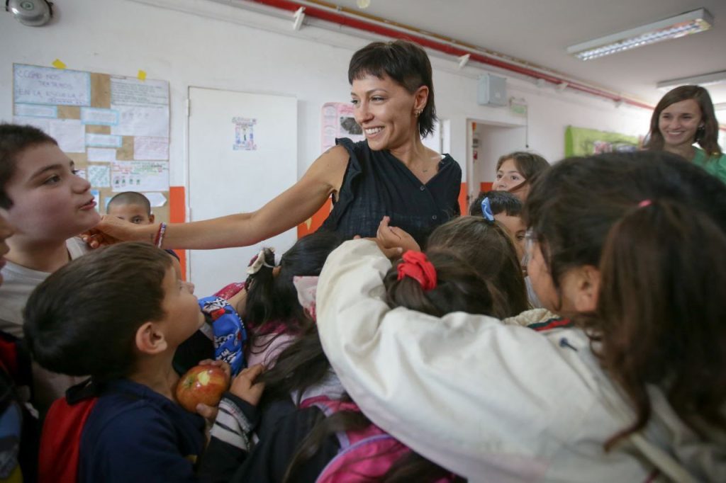 Mayra Mendoza anunció que pagará un bono de fin de año de 100 mil pesos para los trabajadores Municipales de Quilmes