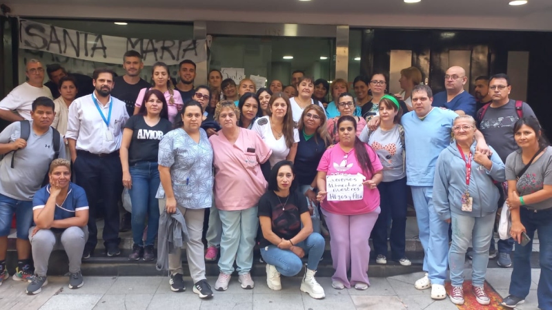 Anuncian el despido de 400 trabajadores por el cierre de la Clínica de los Virreyes