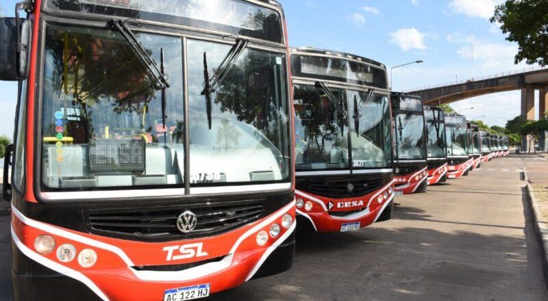La concesionaria de transporte urbano de Corrientes anunció el retiro de sus servicios y casi mil despidos