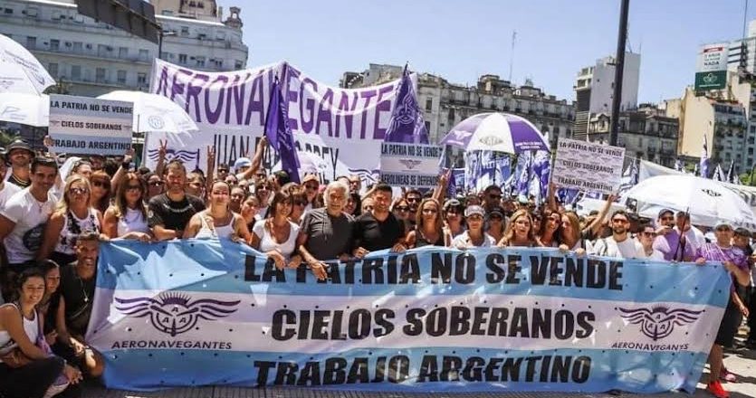 Lavié Pico declaró su incompetencia frente al amparo contra la desregulación aeronáutica del DNU de Milei presentado por el gremio de Aeronavegantes y lo derivó a la Justicia Civil y Comercial