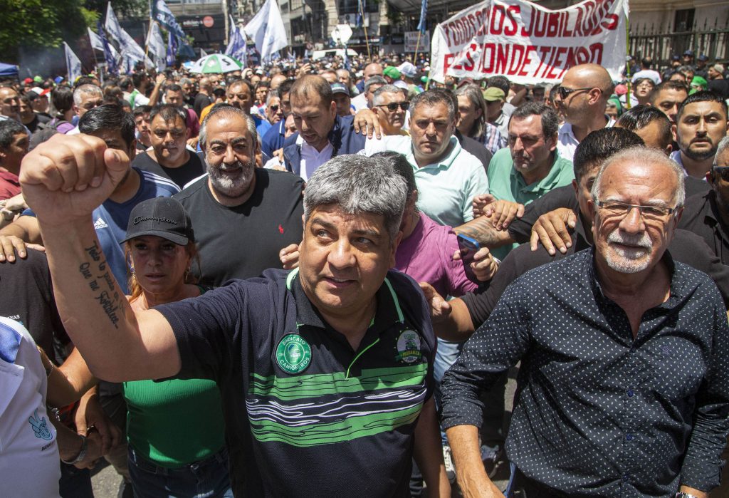 Los Moyano aceitan el engranaje sindical pensando en el paro general y la movilización del miércoles y hoy reunirán más de 1100 delegados camioneros