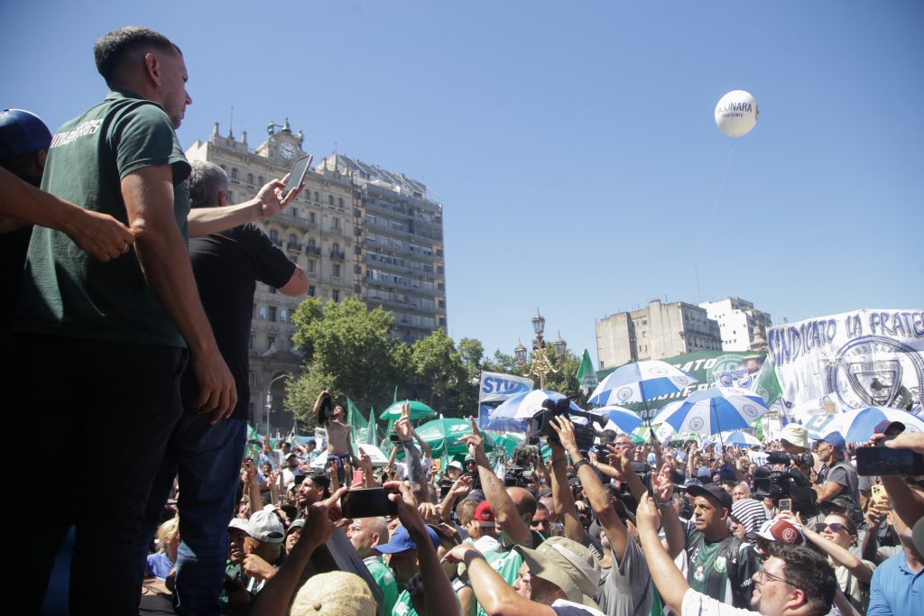 Pablo Moyano: "Les pedimos a los diputados que tengan dignidad y principios" para "defender a los laburantes, a los que menos tienen y a los jubilados"