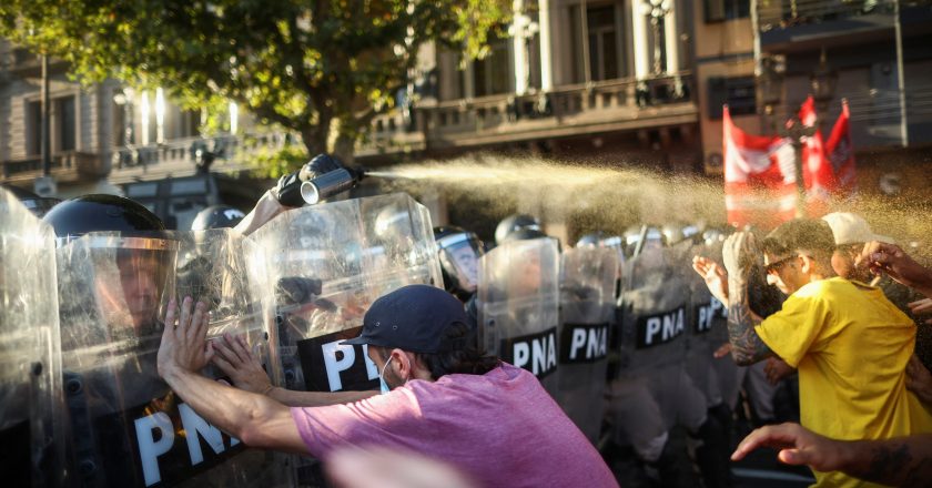 «El Gobierno ha decidido pisotear la democracia y militarizar la Ciudad de Buenos Aires», cuestionó ATE
