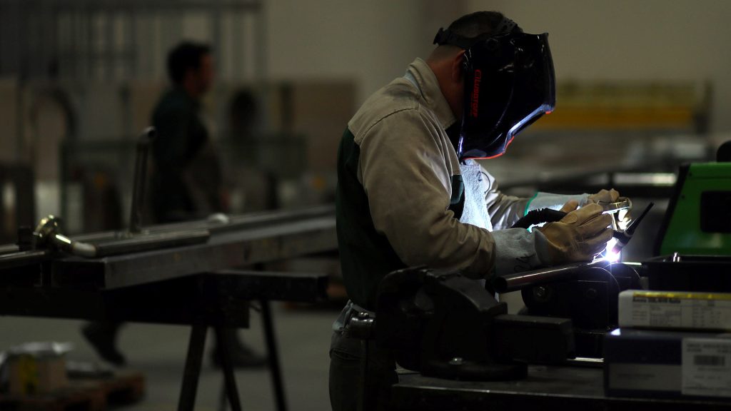 Empresarios metalúrgicos desafían a Furlán y a la UOM y avisan que avalan la reforma laboral de Javier Milei