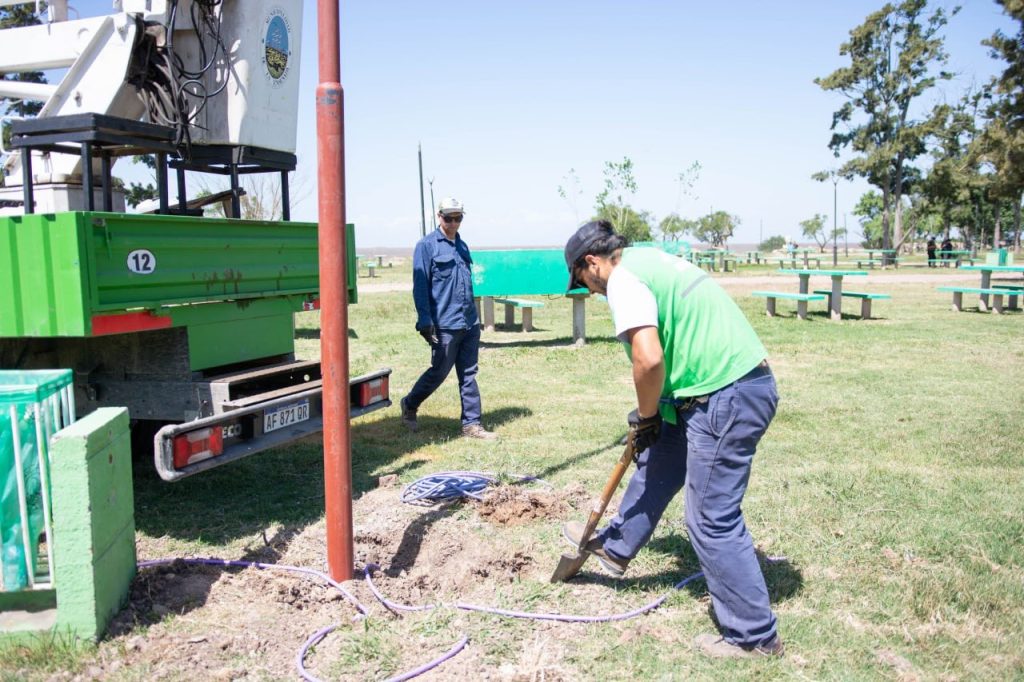 A contramano del ajuste, Secco aumentó un 55% los salarios de trabajadores municipales en Ensenada