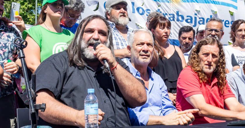 Baradel le pidió al Gobierno nacional «que respete al Congreso» donde se eligió mayoritariamente a Unión por la Patria