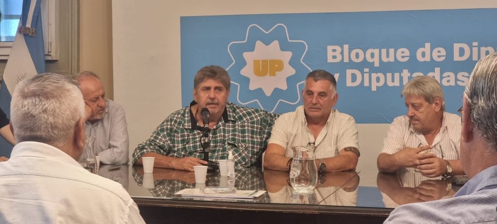 Los gremios industriales advierten: "Este modelo solo funciona con desocupación, precarización laboral y represión"