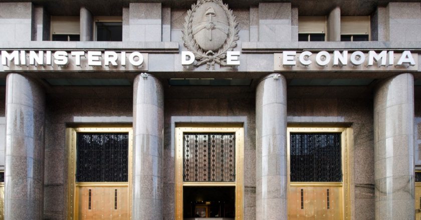 Por los despidos de Jorge Macri, estatales anuncian cese de tareas y movilización al Ministerio porteño de Hacienda este jueves