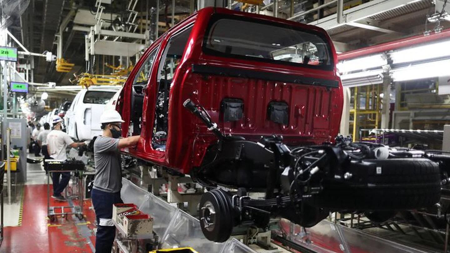 #EXCLUSIVO A poco más de un mes de la asunción de Milei, Toyota avisa que el lunes paralizará por completo su planta