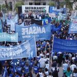 Los docentes de Santa Fe van por una recomposición del 35% en la reapertura de la paritaria