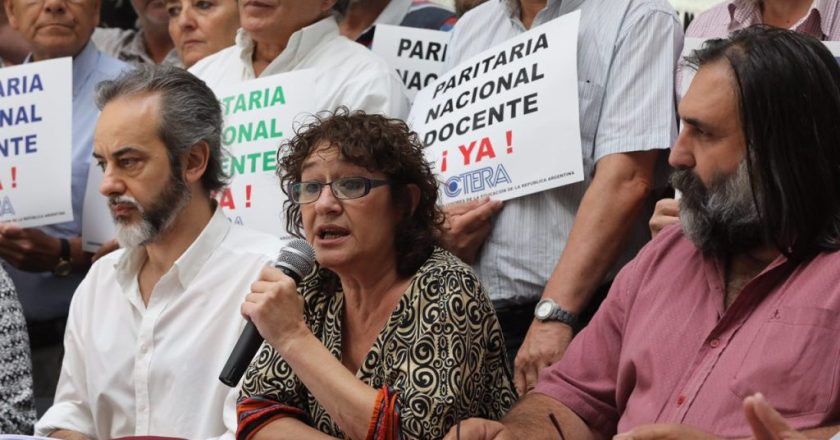 Los docentes le pasan la pelota a Milei: «El inicio de clases depende de que el Gobierno envíe los fondos y llame a paritarias»