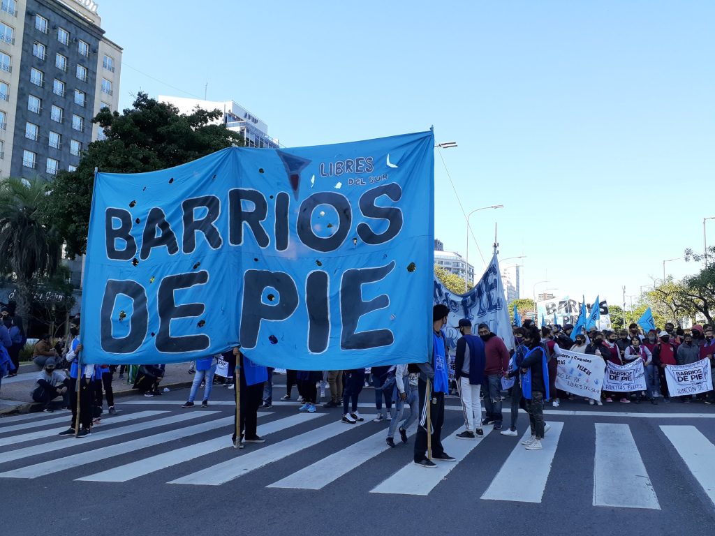 Barrios de Pie le lleva el conflicto social a los portones del Country donde vivo Luis "Toto" Caputo