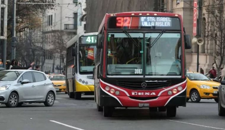 La UTA advierte que la desregulación afecta «a la ciudadanía, a los usuarios y a los trabajadores» y anticipa un crash: «El sistema de transporte colapsará inevitable y irremediablemente»