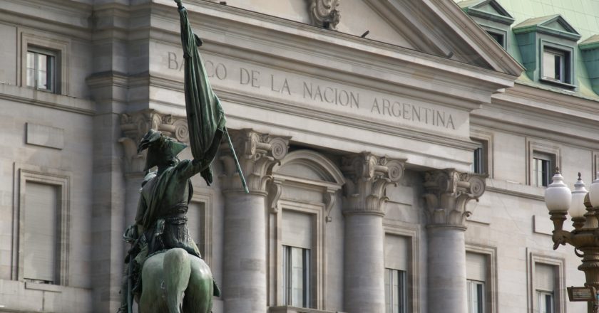 Los bancarios denuncian que el Gobierno busca iniciar el plan de privatización del Banco Nación con Sturzenegger como ideólogo