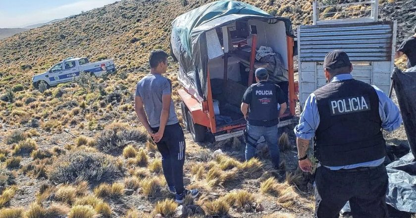 Rescatan a cinco hombres víctimas de trata laboral en una estancia de Chubut: vivían en un tráiler para caballos y estaban desnutridos