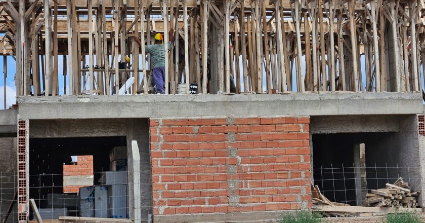 Por la parálisis de la obra pública llegaron otros 250 telegramas de despidos a trabajadores de la construcción en La Pampa