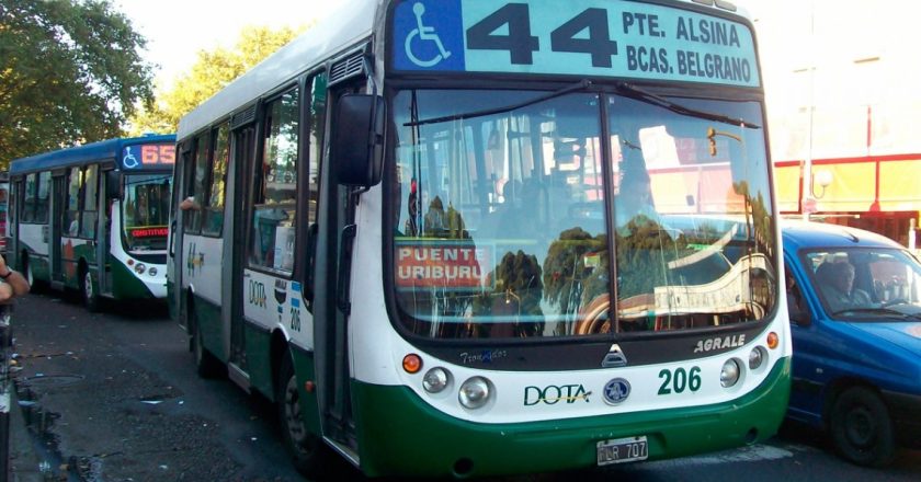 Por el ajuste, los empresarios amagan con no pagar la paritaria y la UTA podría detener los colectivos en el AMBA: «Se corre riesgo que en los próximos días no haya Transporte Público de Pasajeros»