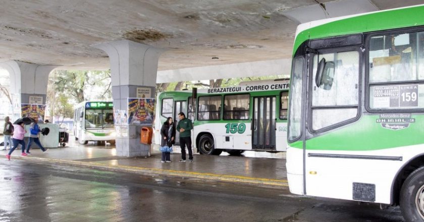 Choferes de 10 líneas de colectivos del AMBA paran hoy porque no les pagaron las paritarias