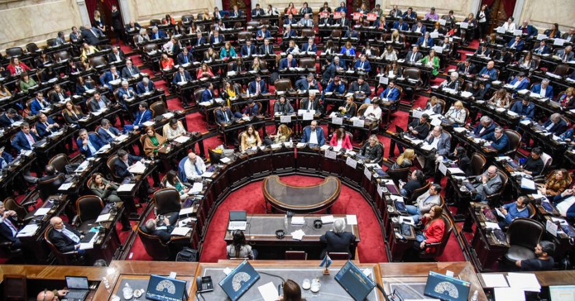 El diputado Esteban Paulón reclamó explicaciones al Gobierno por los despidos de más de 80 estatales que ingresaron por las leyes de Cupo Laboral Travesti Trans y de Discapacidad