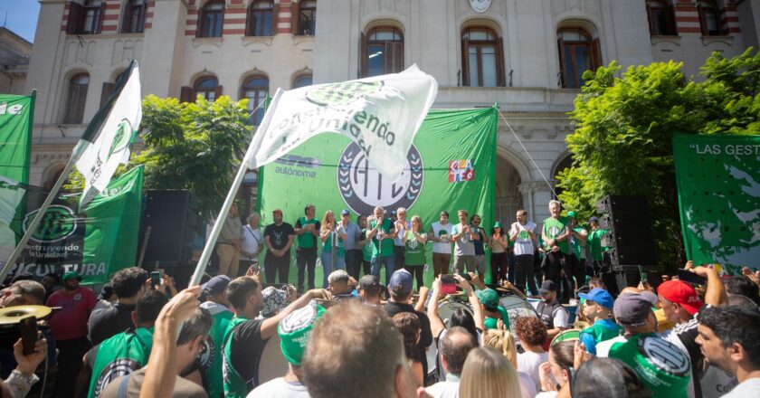 Aguiar cruzó a Milei: «Delito es gobernar en contra de la Constitución Nacional, a espaldas del Congreso y perjudicando al pueblo»