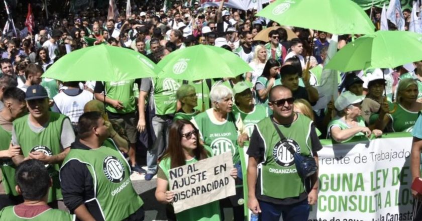 ATE movilizó al Ministerio de Capital Humano: «A este Gobierno no le podemos exigir un cambio de rumbo. A este Gobierno lo tenemos que confrontar en la calle»