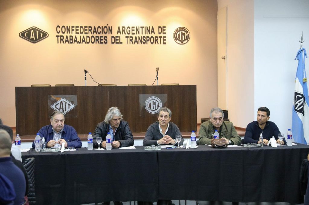 Con todas las actividades del transportes al borde del conflicto, la CATT reúne a su Consejo Directivo y ya proyecta su militancia para el rechazo del DNU