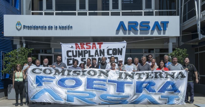 Milei desconoce el acuerdo para que los trabajadores de Arsat cobren bajo el convenio de telecomunicaciones y la empresa lleva 3 meses de conflicto salarial