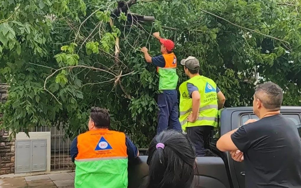 
Municipales de La Matanza firman un aumento del 32,5% y una suma fija de $40 mil y vuelve a discutir en marzo
