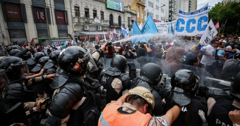 La UTEP y otros movimientos sociales organizaron 500 cortes de tránsito en todo el país por el desabastecimiento a los comedores