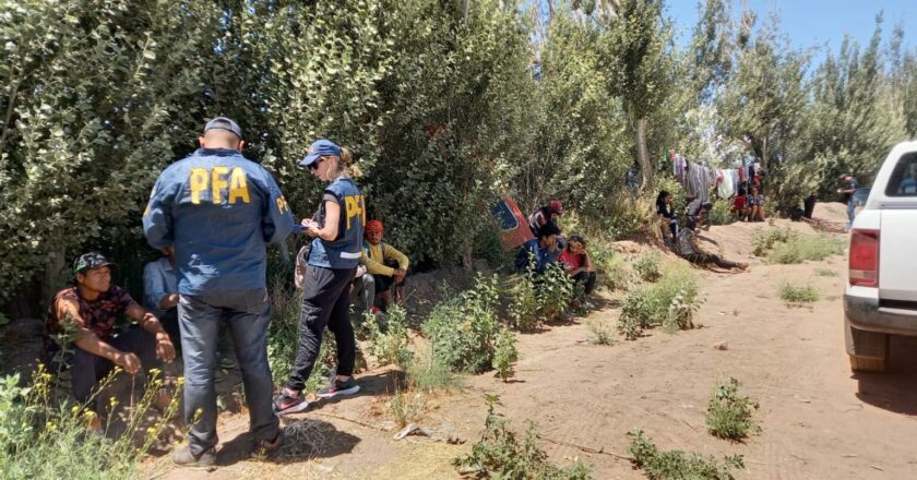 Hallaron a 22 personas que eran víctimas de trata laboral en una finca de Mendoza