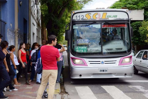 Sin acuerdo salarial, la UTA anunció una huelga de 48 horas en el interior del país que paralizará los servicios miércoles y jueves